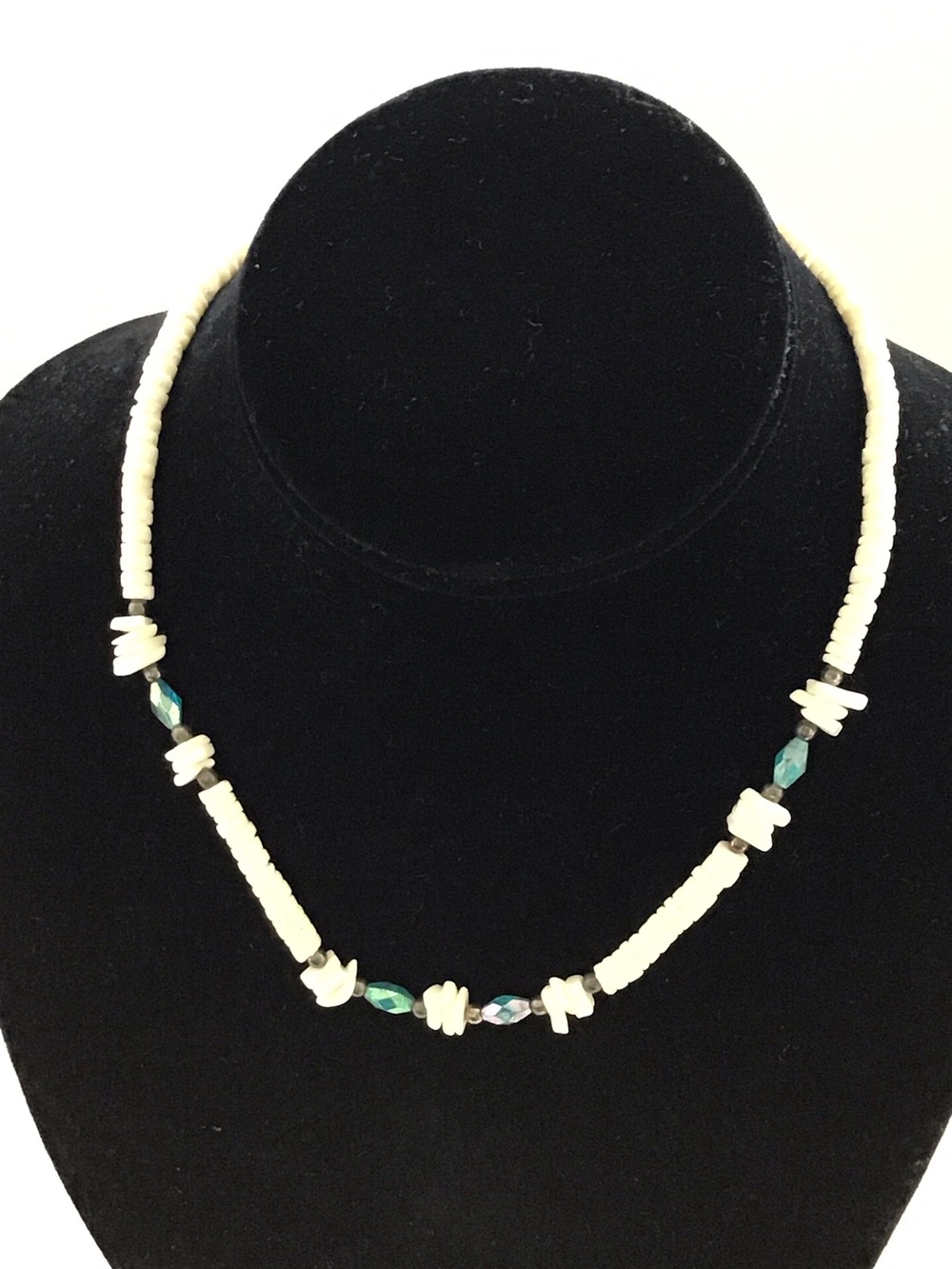 Vintage White Shell Bead Necklace with Teal Accent